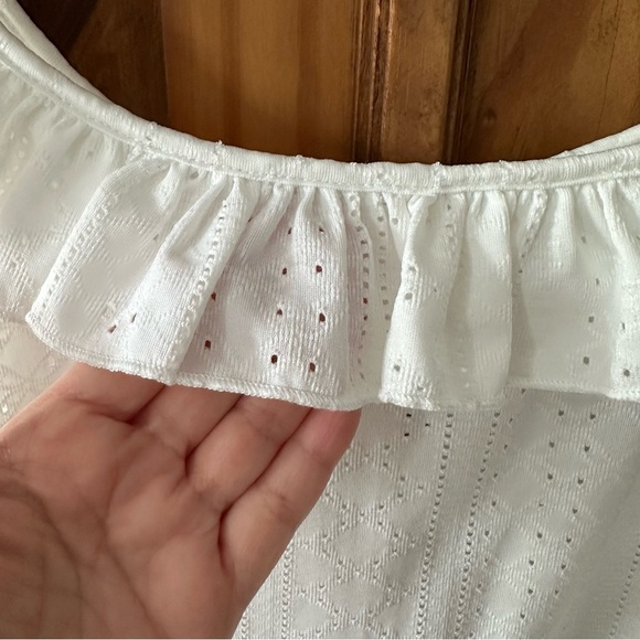 White Eyelet Ruffle Sleeveless Top - Large - Picture 5 of 8